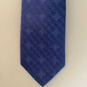 Michael Kors MK logo tie 🔵 Authentic 🔵 100% Silk